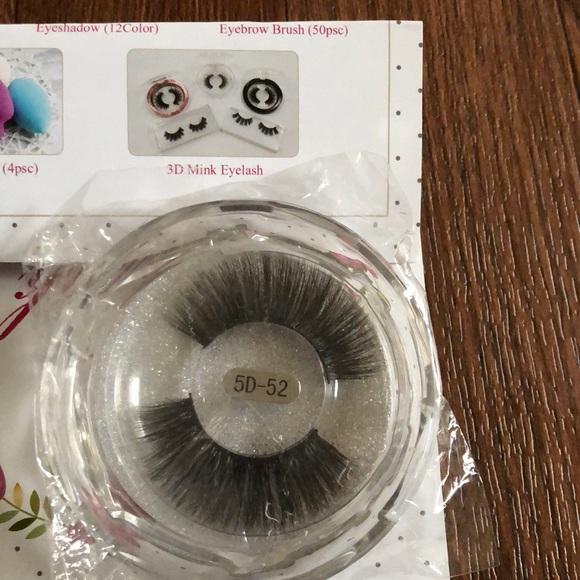 PIZAZZA Other - “NWT” 3D Mink Lashes comes with black bond glue!!